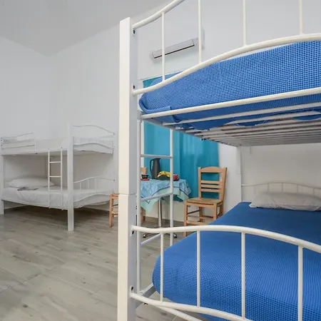 Depis & Appartamento Naxos City